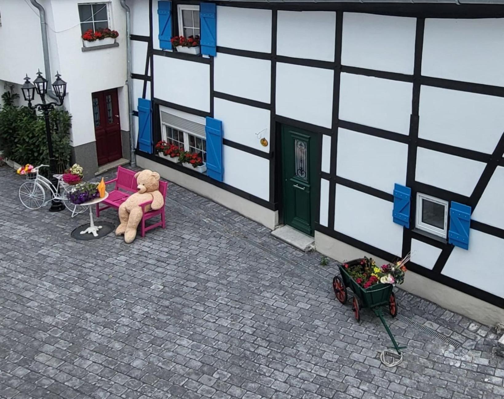 Ny-Golden Apartments-Dortmund Airport Exterior photo