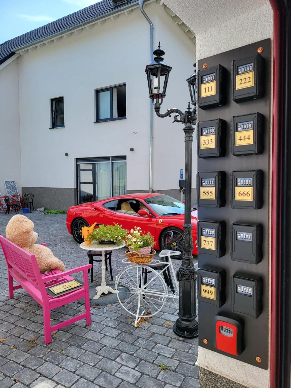 Ny-Golden Apartments-Dortmund Airport Exterior photo